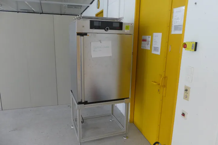 Memmert AtmoCONTROL Trockenschrank mit Untergestell Typ: UF260plus